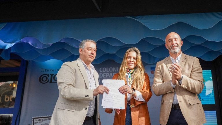 Salto y Colonia firmaron un convenio marco de cooperación turística