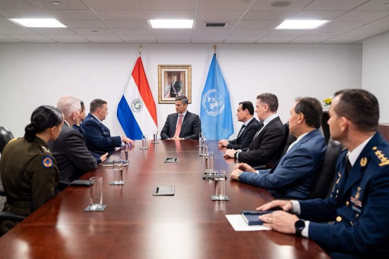Santiago Peña se reunió con el jefe de la Guardia Nacional de Massachusetts