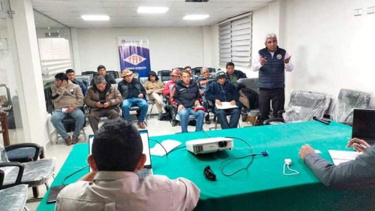 Sin reservas de combustible, Potosí sigue sin normalizar la venta de gasolina