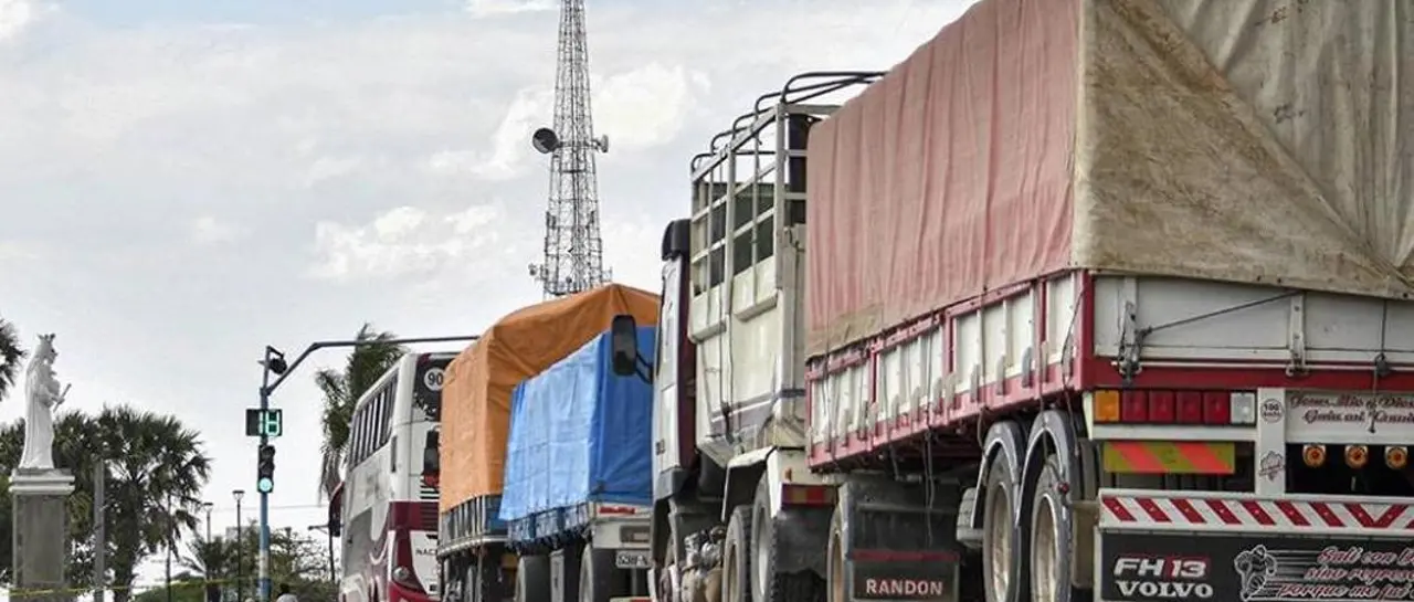 Transporte Federado ratifica el Paro Nacional el lunes; Gobierno sacará militares y magisterio prevé clases virtuales || El transporte federado confirmó el repliegue para el lunes, el Gobierno minimizó la medida y el magisterio evalúa clases a distancia.