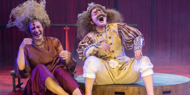 Trupe Ave Lola retorna a Curitiba após temporada em São Paulo com clássico de Shakespeare
