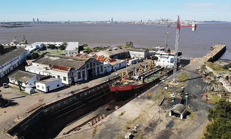 Uruguay — La ANP destina US$ 2,7 millones al mantenimiento de la draga D7 y apunta a recuperar capacidad de dragado público