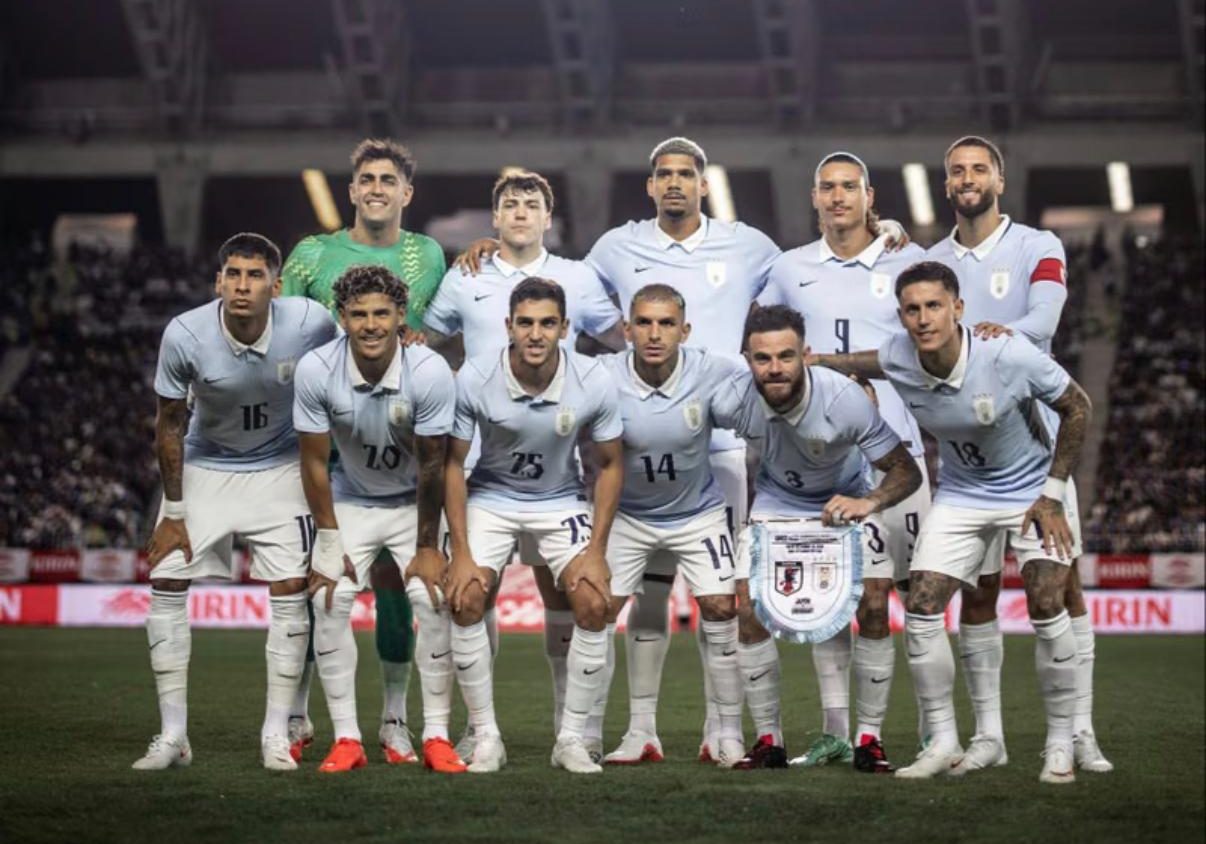 Uruguay — Uruguay no pudo en el estreno de Forlán y cayó 3-1 ante Japón