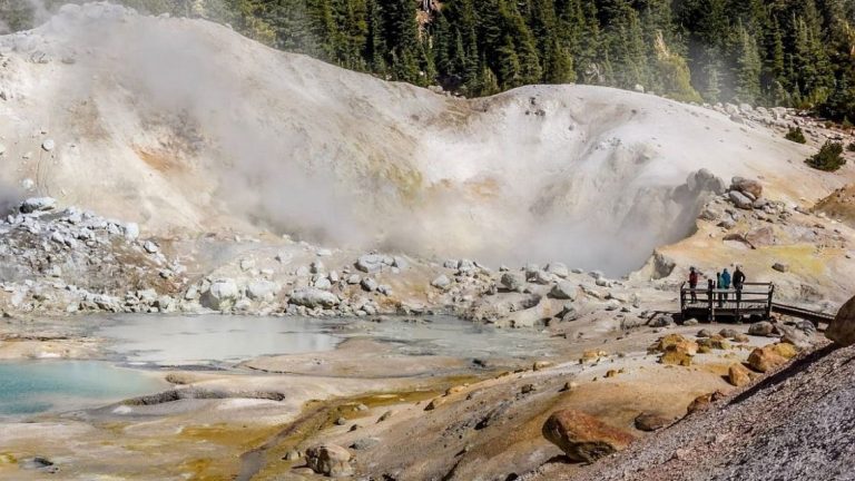 Descubren ameba que sobrevive y se reproduce a 63 °C en las aguas geotérmicas del Parque Nacional Volcánico Lassen