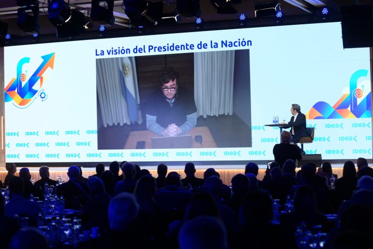 El plan después de la estabilización: Argentina potencia y paciencia para el riesgo político