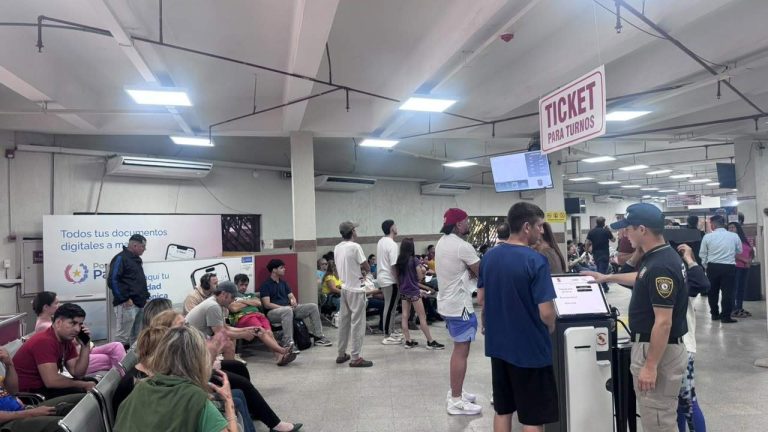 Elecciones municipales: miles de personas acuden a Identificaciones para gestionar sus cédulas