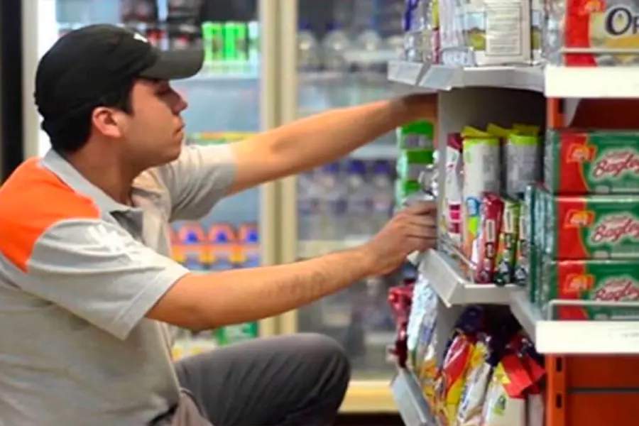 Empleados de comercio: acordaron un aumento del 5,7% escalonado en paritaria y un bono de .000 Empleados de comercio: acordaron un aumento del 5,7% escalonado en paritaria y un bono de .000