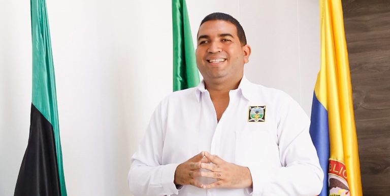 En defensa de Barrancas y tras proteger .000 millones, José José pone la mira en Barrancas