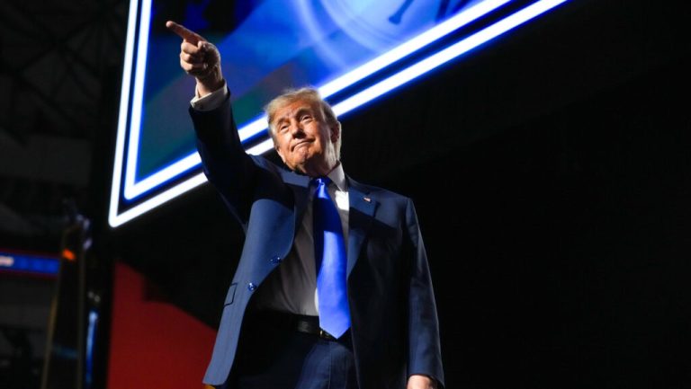 ¡¿ESTILO HONDURAS?! TRUMP OFRECE 5,000 DÓLARES PARA GANAR ELECCIÓN LEGISLATIVA