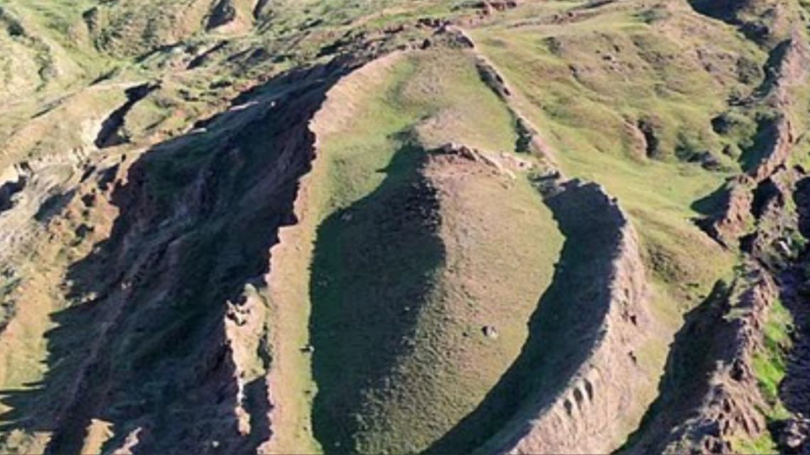 Investigación en Turquía sugiere origen humano de la estructura Durupinar, posible Arca de Noé, con GPR y medidas bíblicas