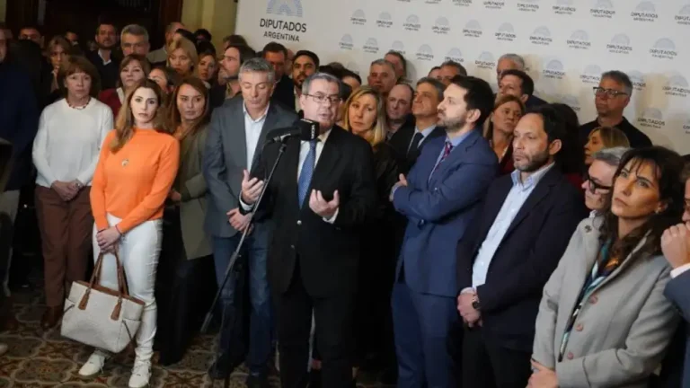 La oposición busca forzar en Diputados el rechazo al DNU 70 y el peronismo apunta al artículo 154