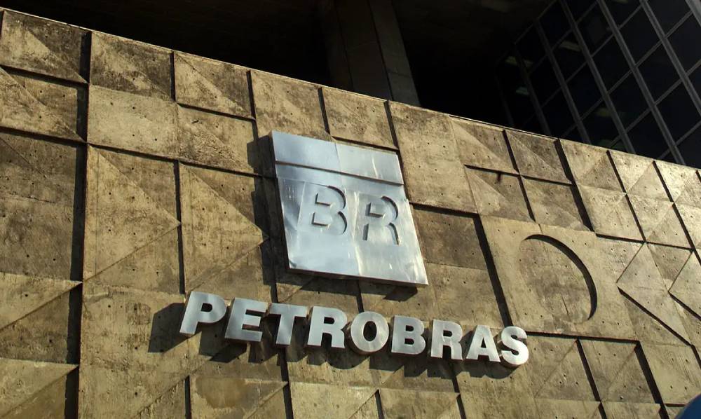 Petrobras bate recorde de diesel e eleva compras no exterior Petrobras bate recorde de diesel e eleva compras no exterior